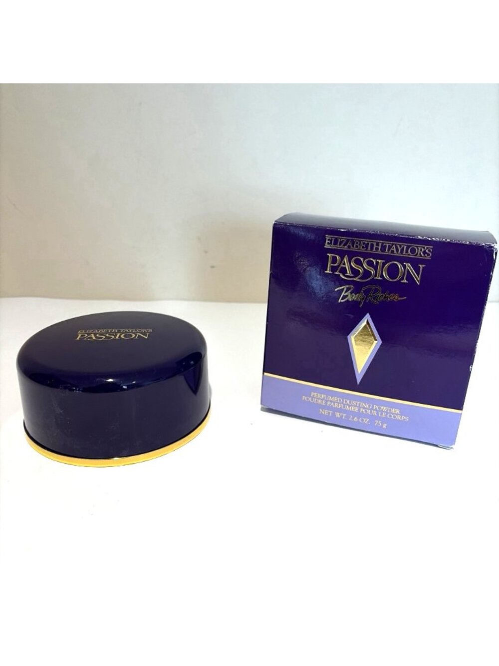 Passion by Elizabeth Taylor Perfumed Dusting Powder for Women 2.6 Oz New In Box